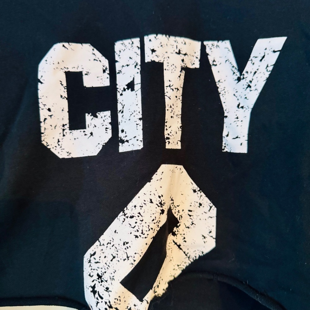 2 Piece Set - City Zero Miami Cropped Hoodie & Shorts - Picture 3 of 9